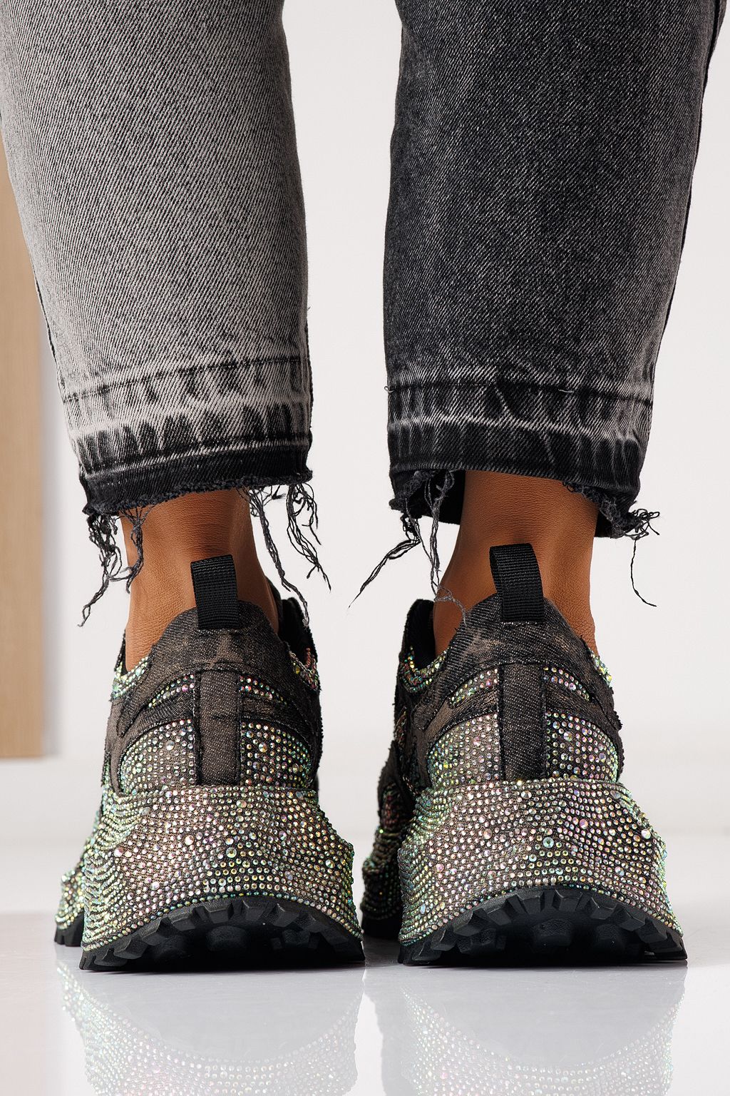 Női sportcipők fekete textil anyagból készült Evelin #24087