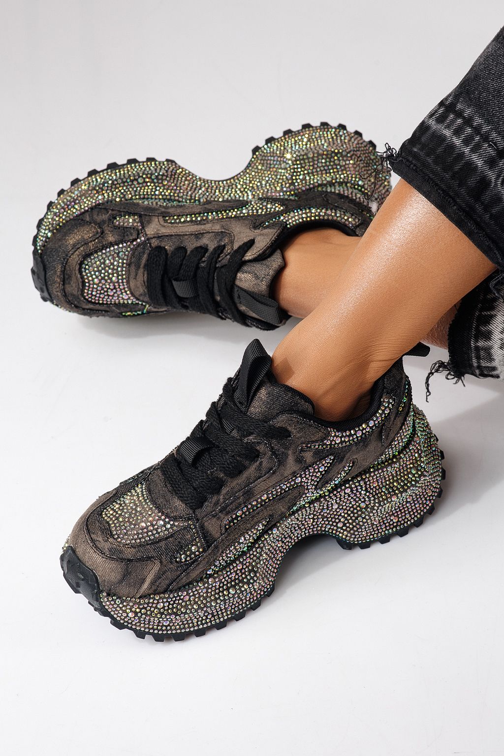 Női sportcipők fekete textil anyagból készült Evelin #24087