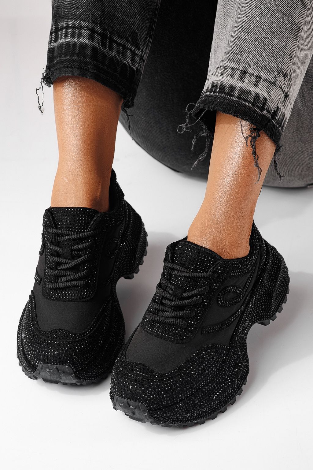 Női sportcipők fekete környezetbarát velúr bőrből készült Ioana #24110