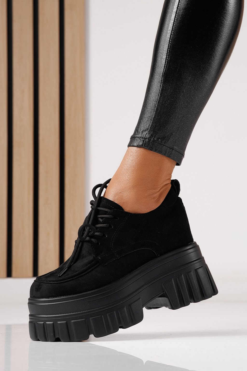 Női alkalmi cipők fekete öko bőrből készült Larisa #24075