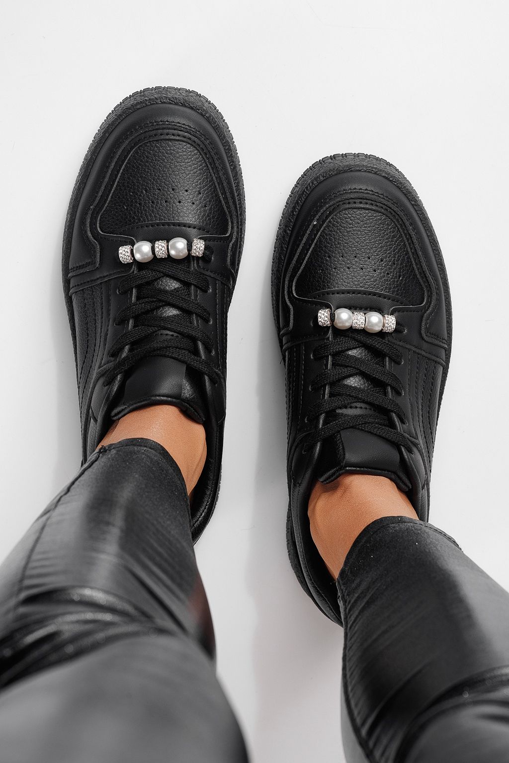 Női sportcipők fekete öko bőrből készült Oana #24171