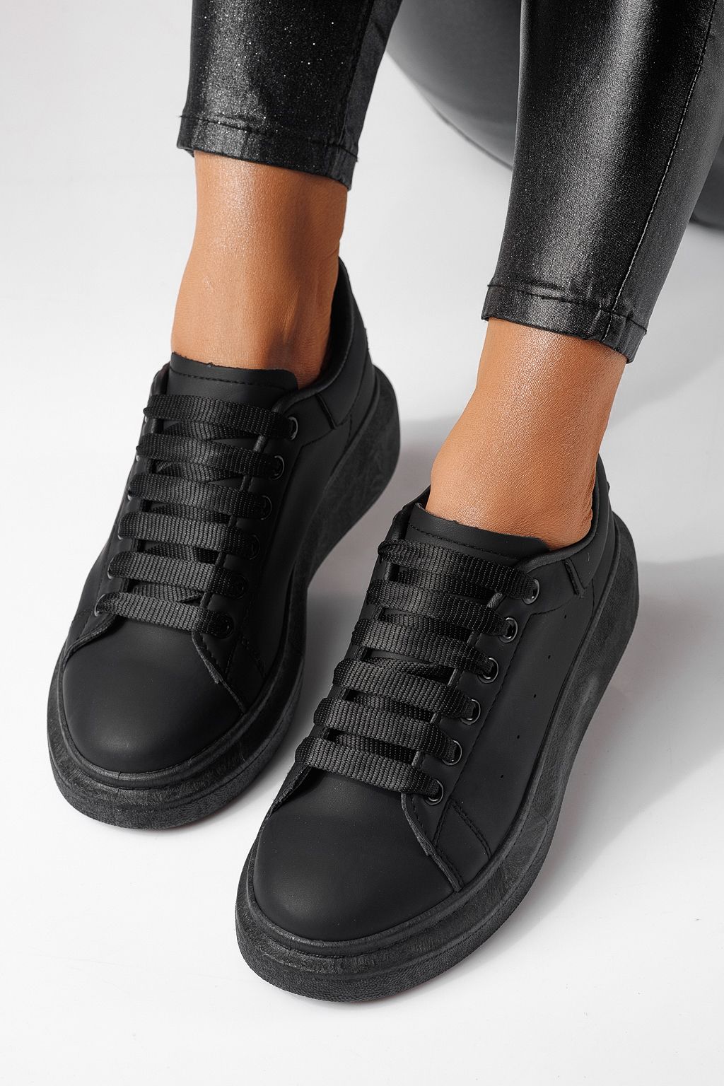 Női fekete ekológikus bőr tornacipő Raya #24197