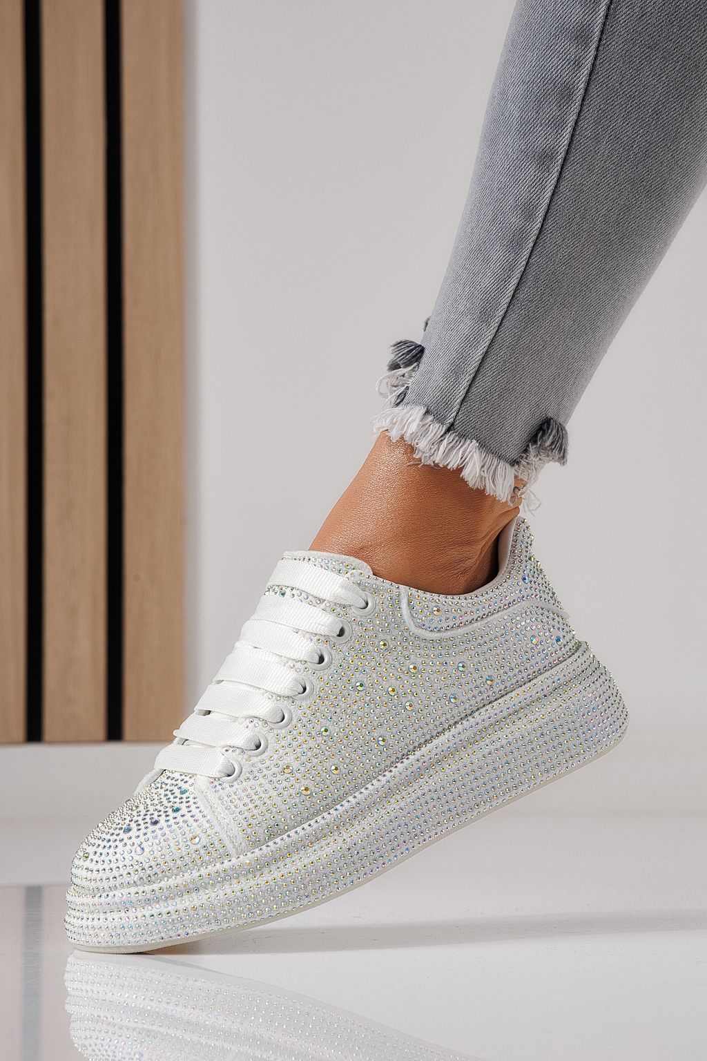 Női sportcipők fehér textil anyagból készült Alexia #24008