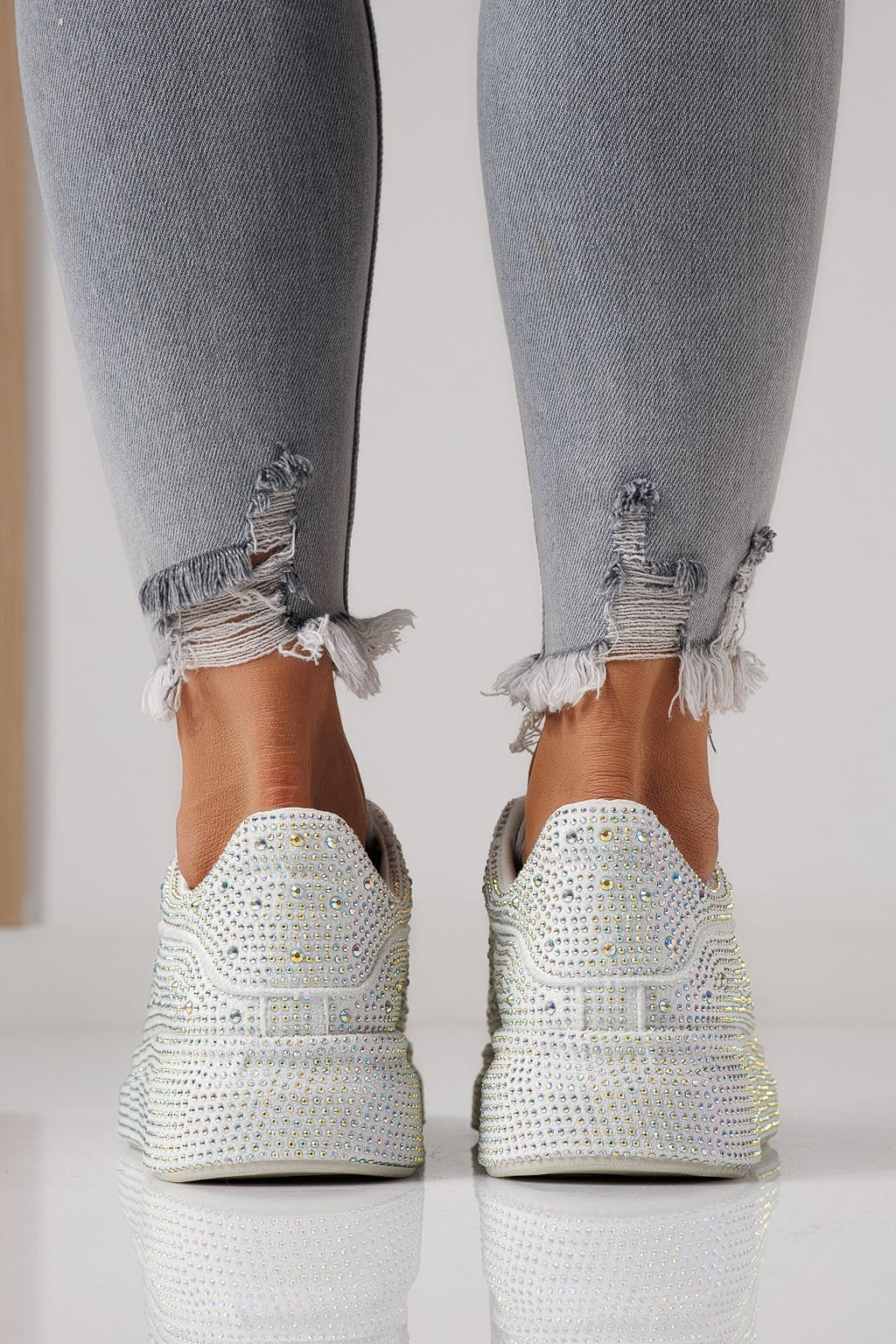 Női sportcipők fehér textil anyagból készült Alexia #24008