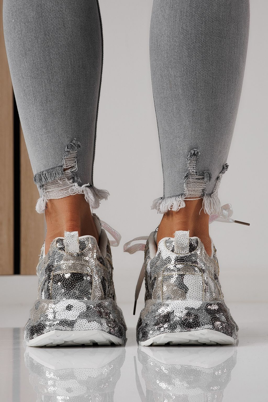 Női sportcipők fehér környezetbarát velúr bőrből készült Georgiana #24106