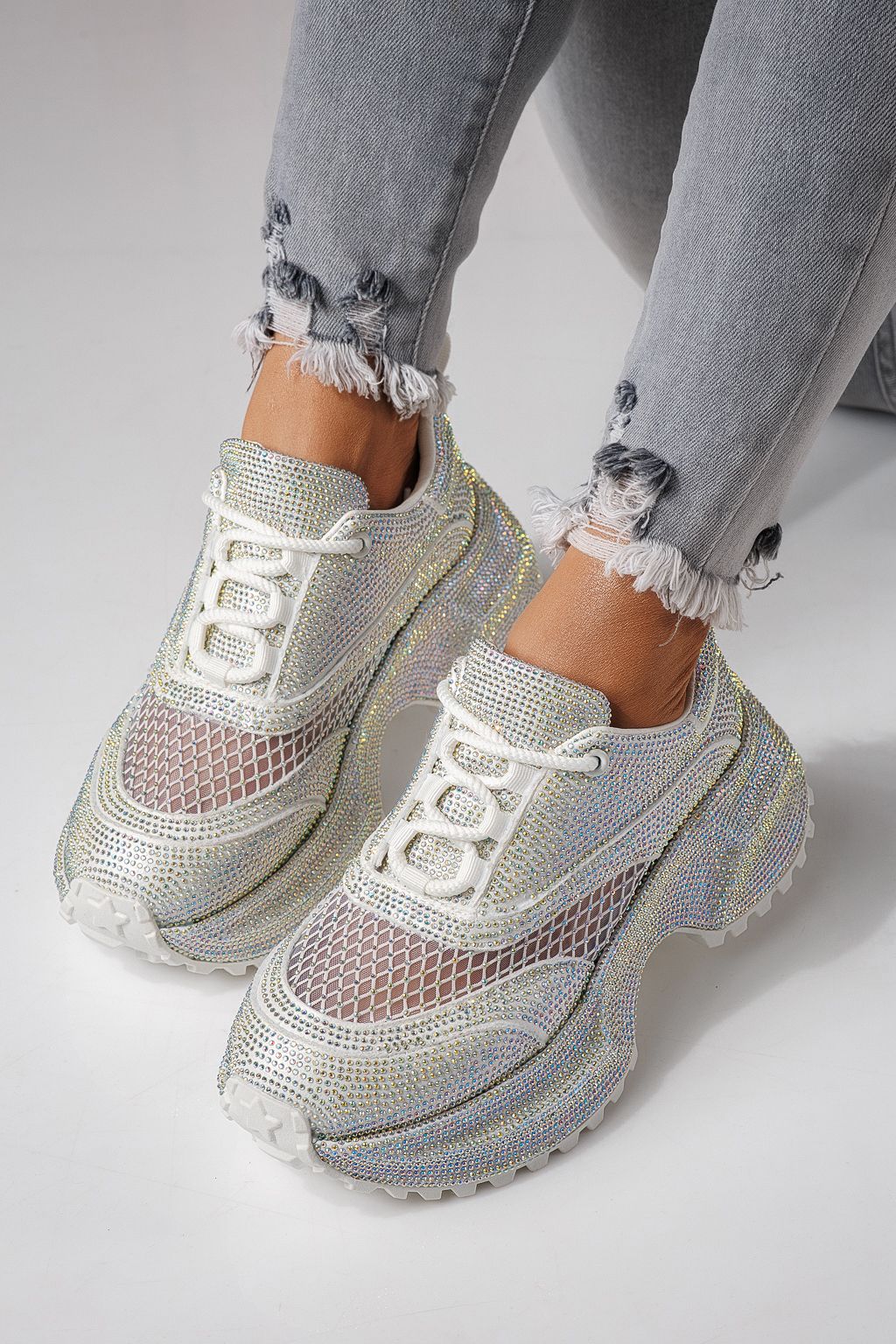 Női sportcipők fehér környezetbarát velúr bőrből készült Gabriela #24104