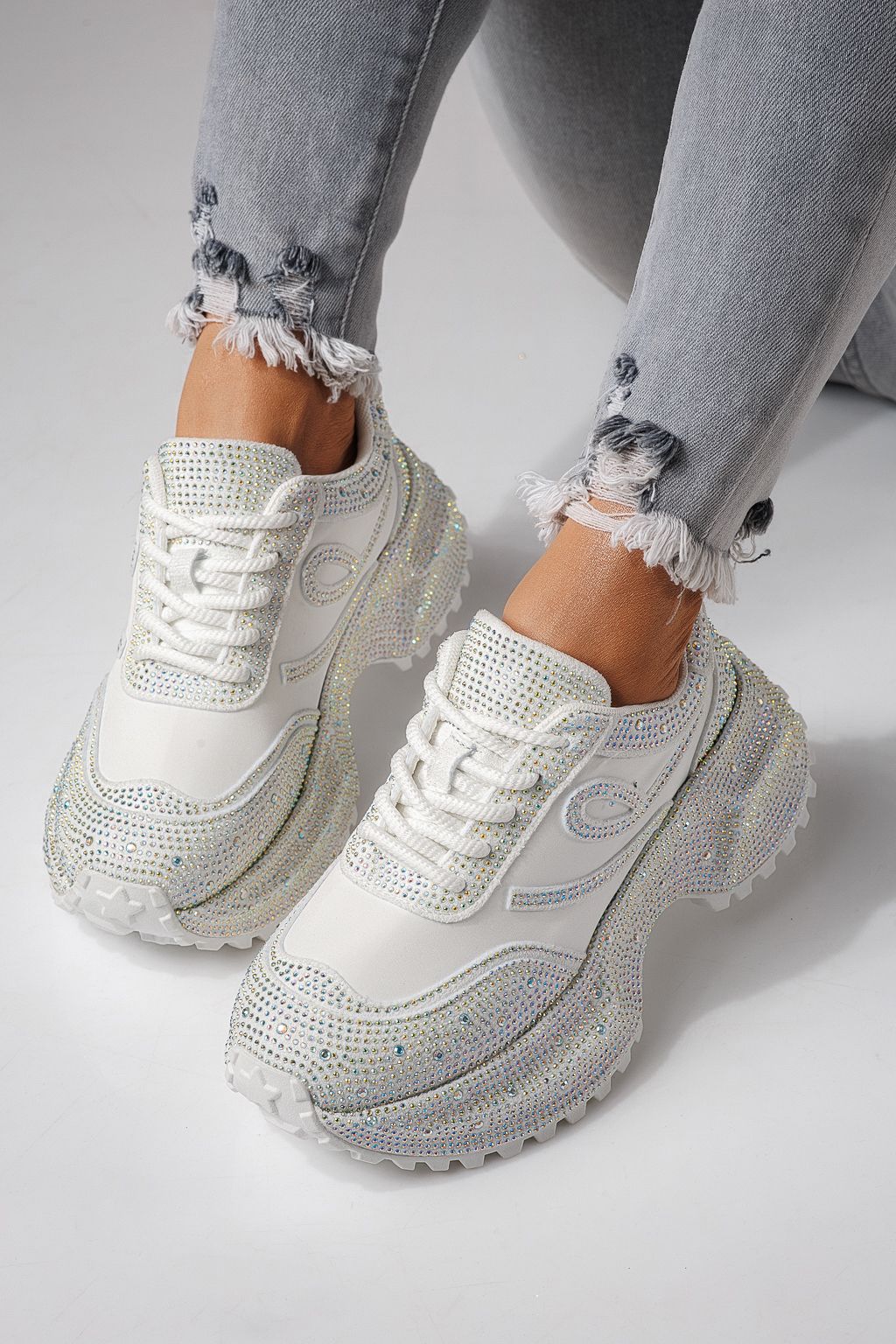 Női sportcipők fehér környezetbarát velúr bőrből készült Ioana #24111