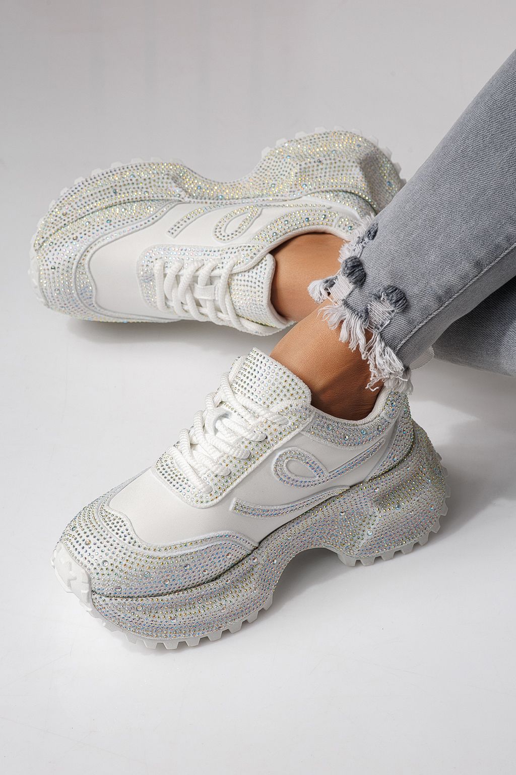 Női sportcipők fehér környezetbarát velúr bőrből készült Ioana #24111