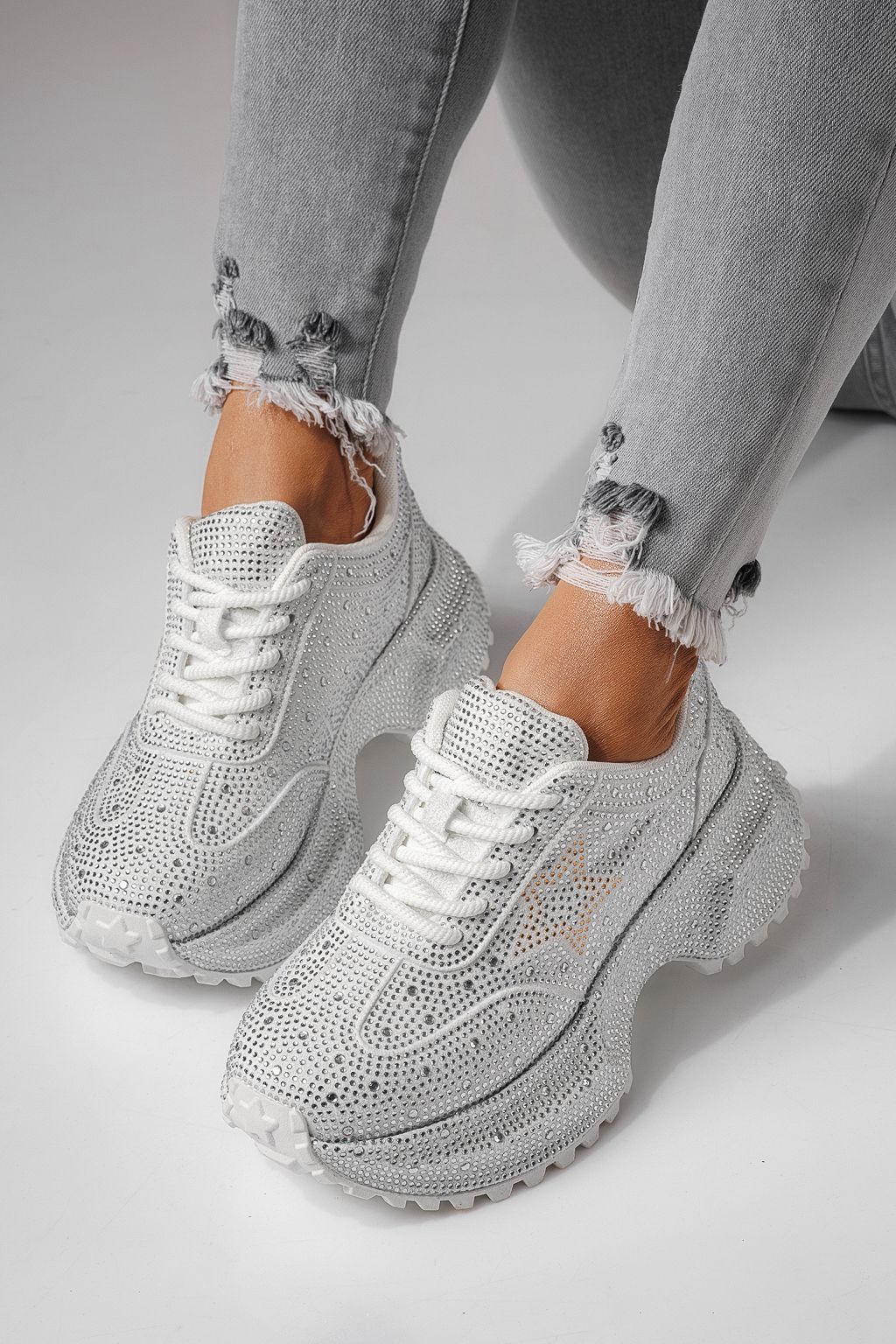 Női sportcipők fehér környezetbarát velúr bőrből készült Iulia #24108