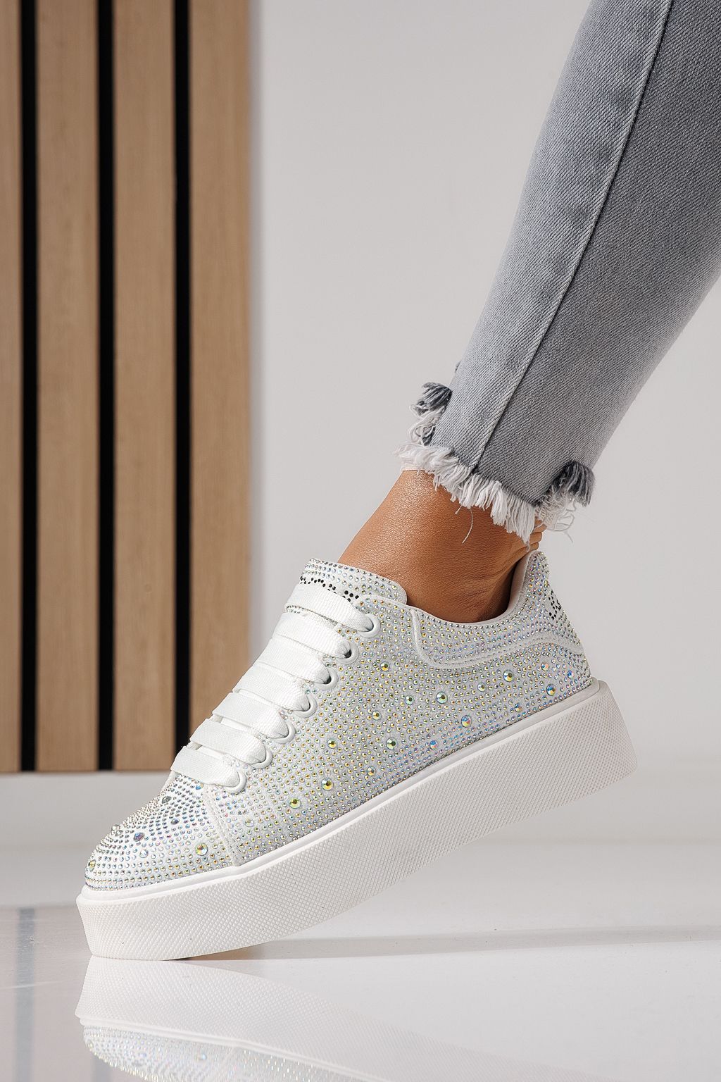 Női sportcipők fehér textil anyagból készült Ellania #24090