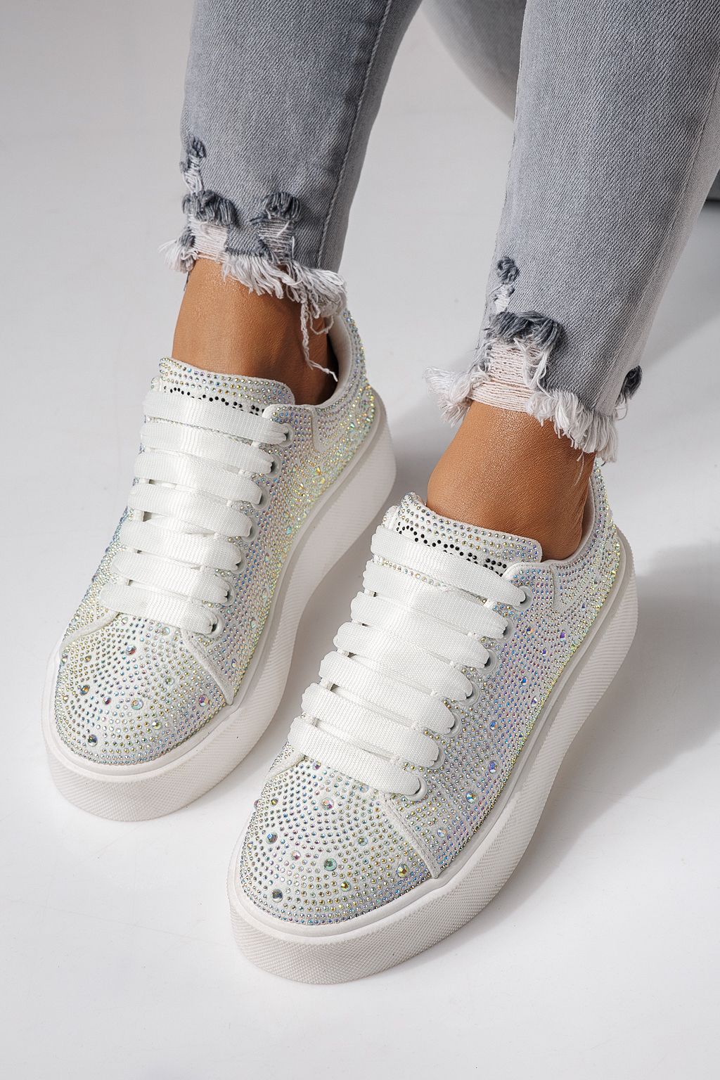 Női sportcipők fehér textil anyagból készült Ellania #24090