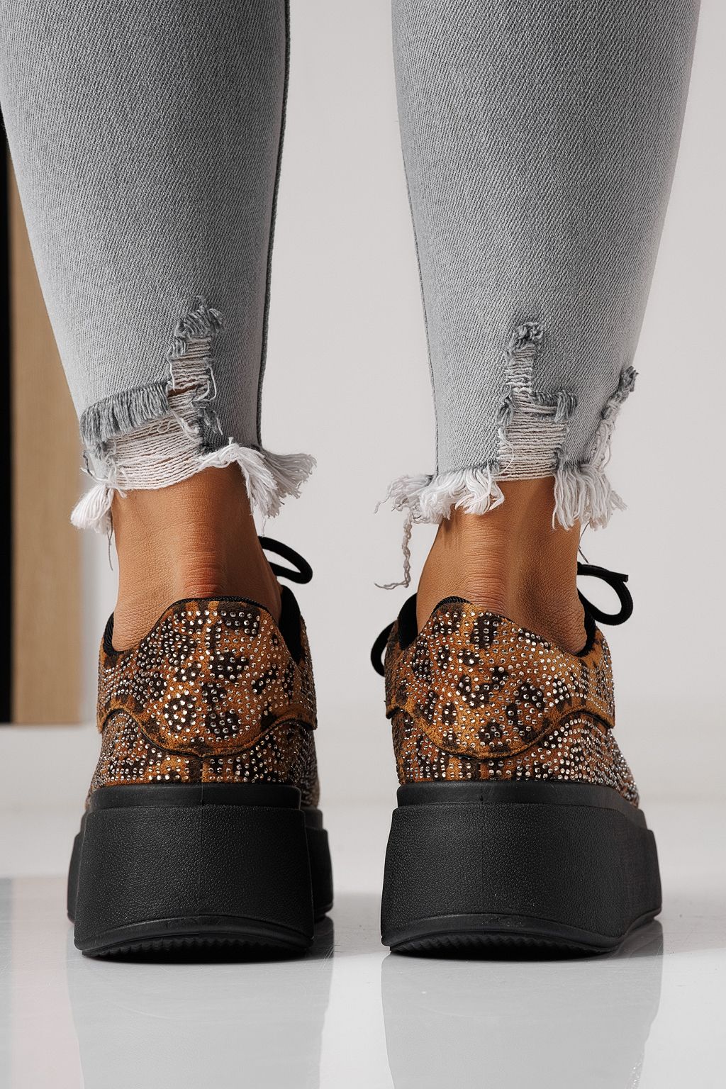 Női sportcipők leopárd textil anyagból készült Bianca #24053