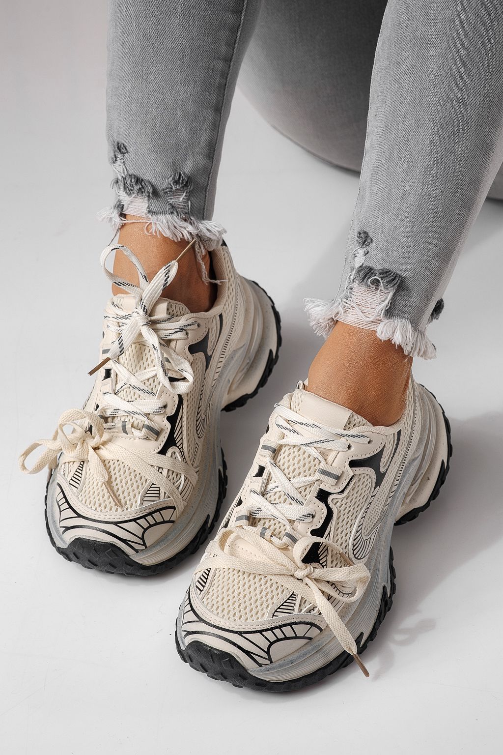 Női sportcipők bézs textil anyagból készült Laura #24143
