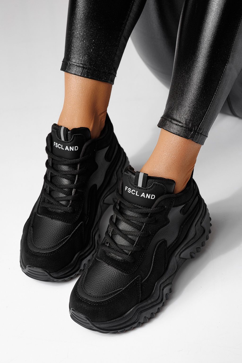 Női sportcipők fekete öko bőrből készült Maya #24159