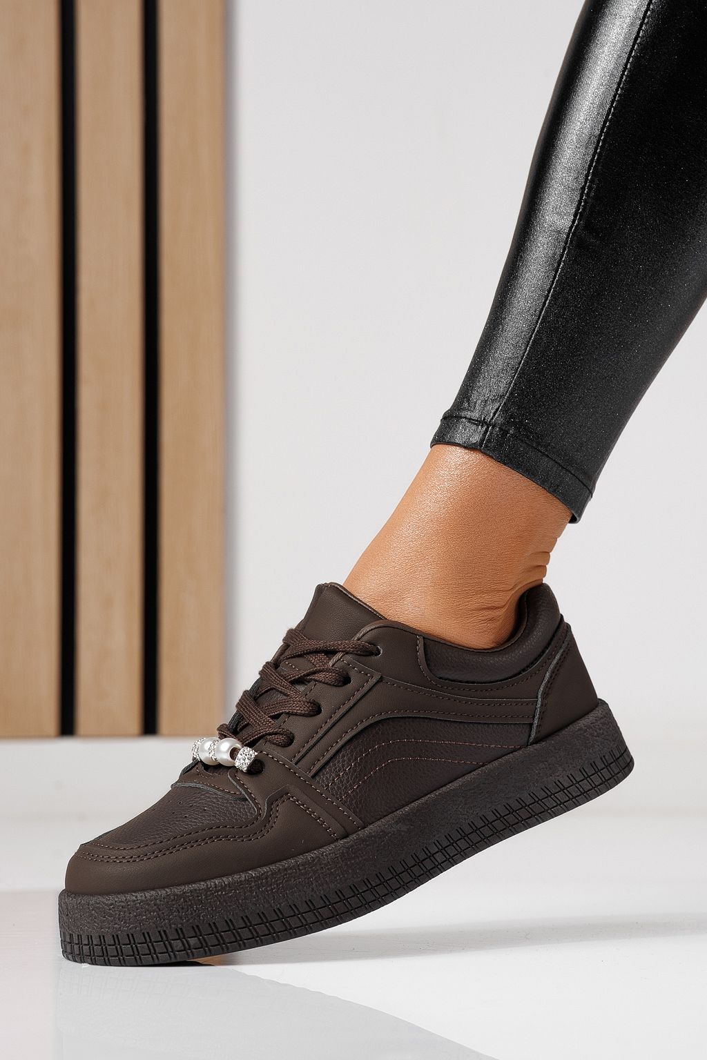 Női sportcipők barna öko bőrből készült Oana #24172