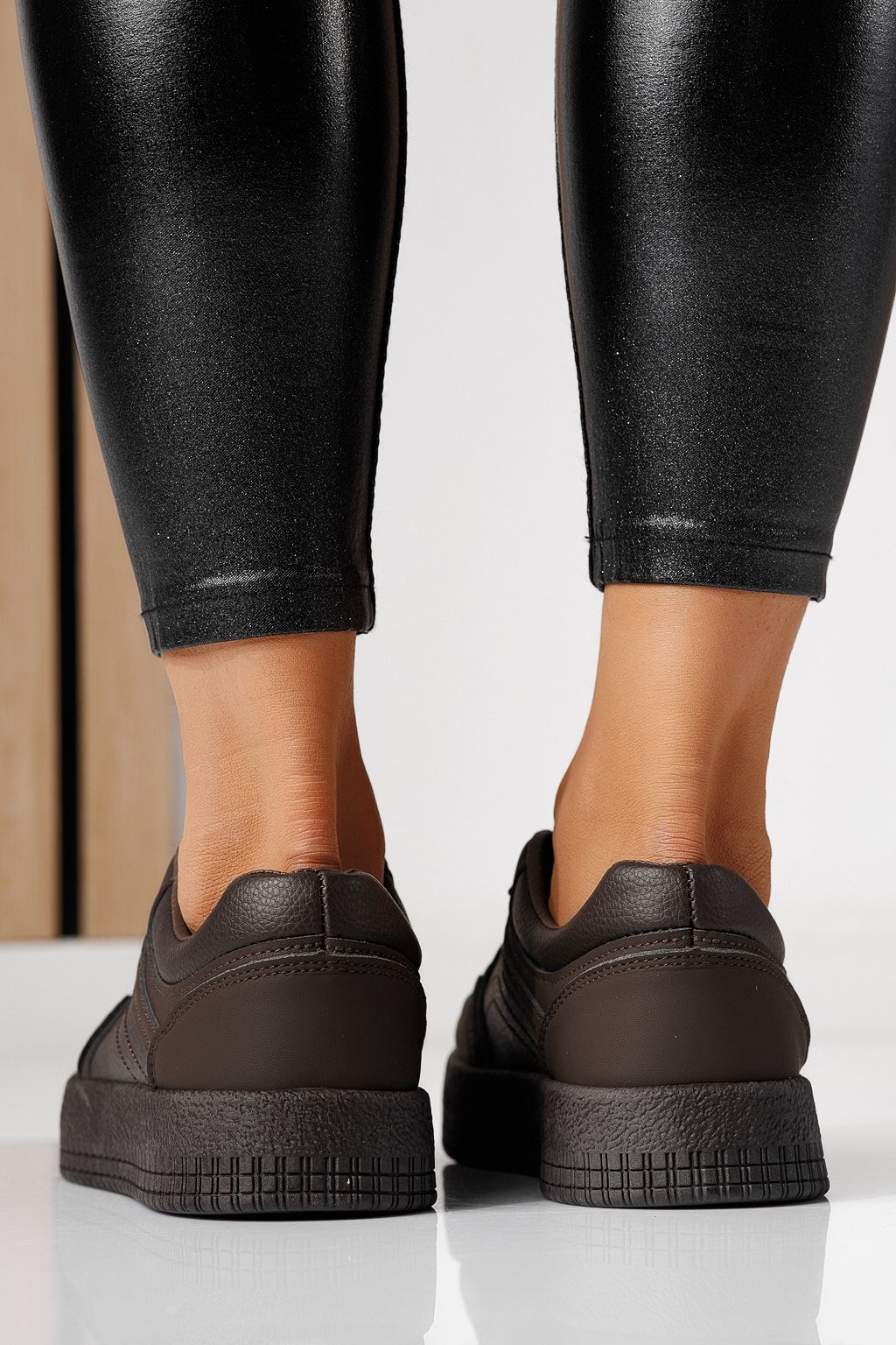 Női sportcipők barna öko bőrből készült Oana #24172