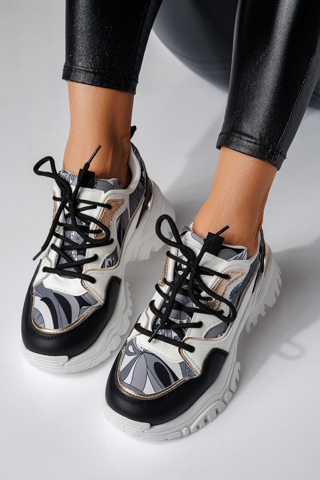 Női sportcipők fekete öko bőrből készült Jasmine #24133