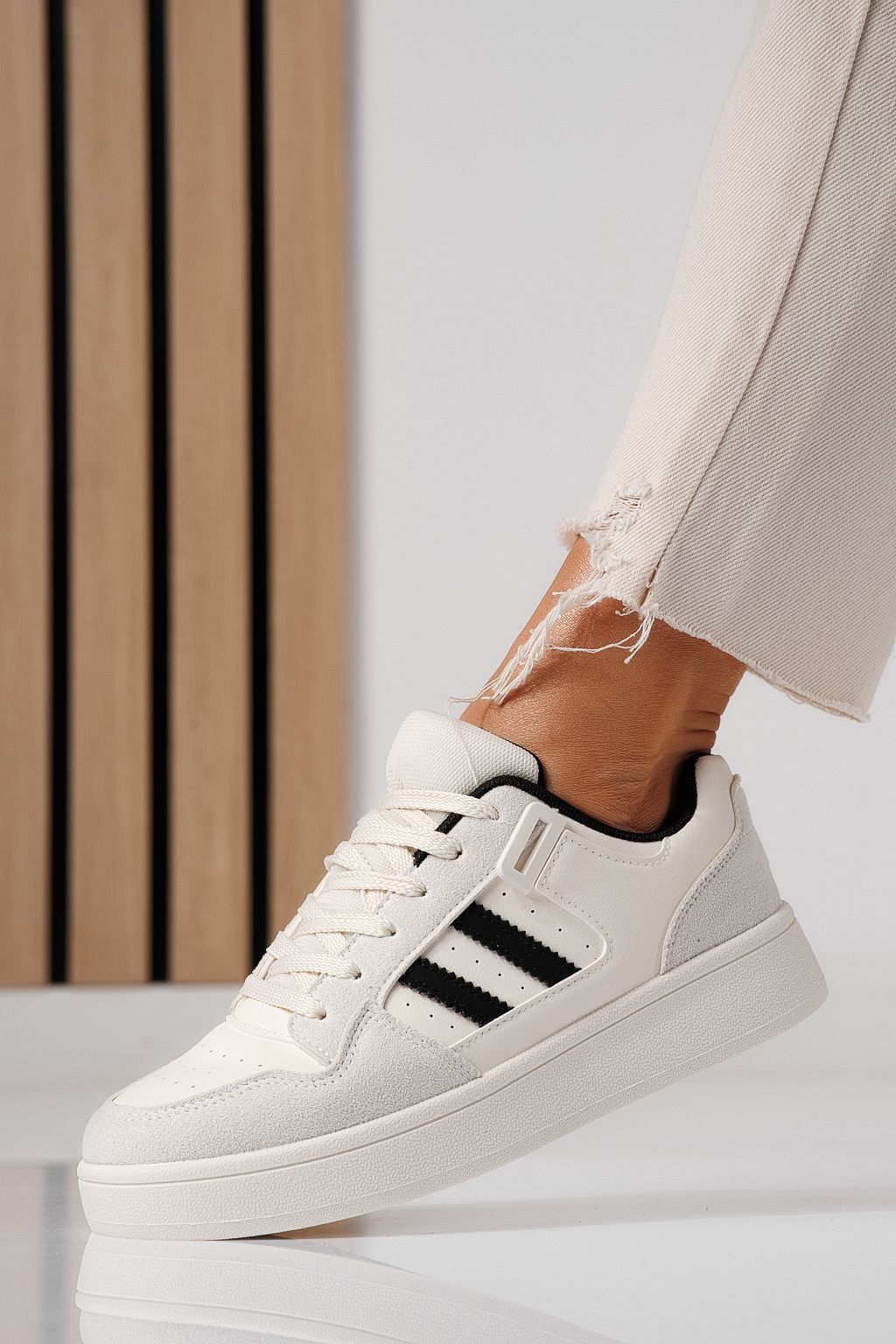 Női sportcipők bézs öko bőrből készült Iris #24190