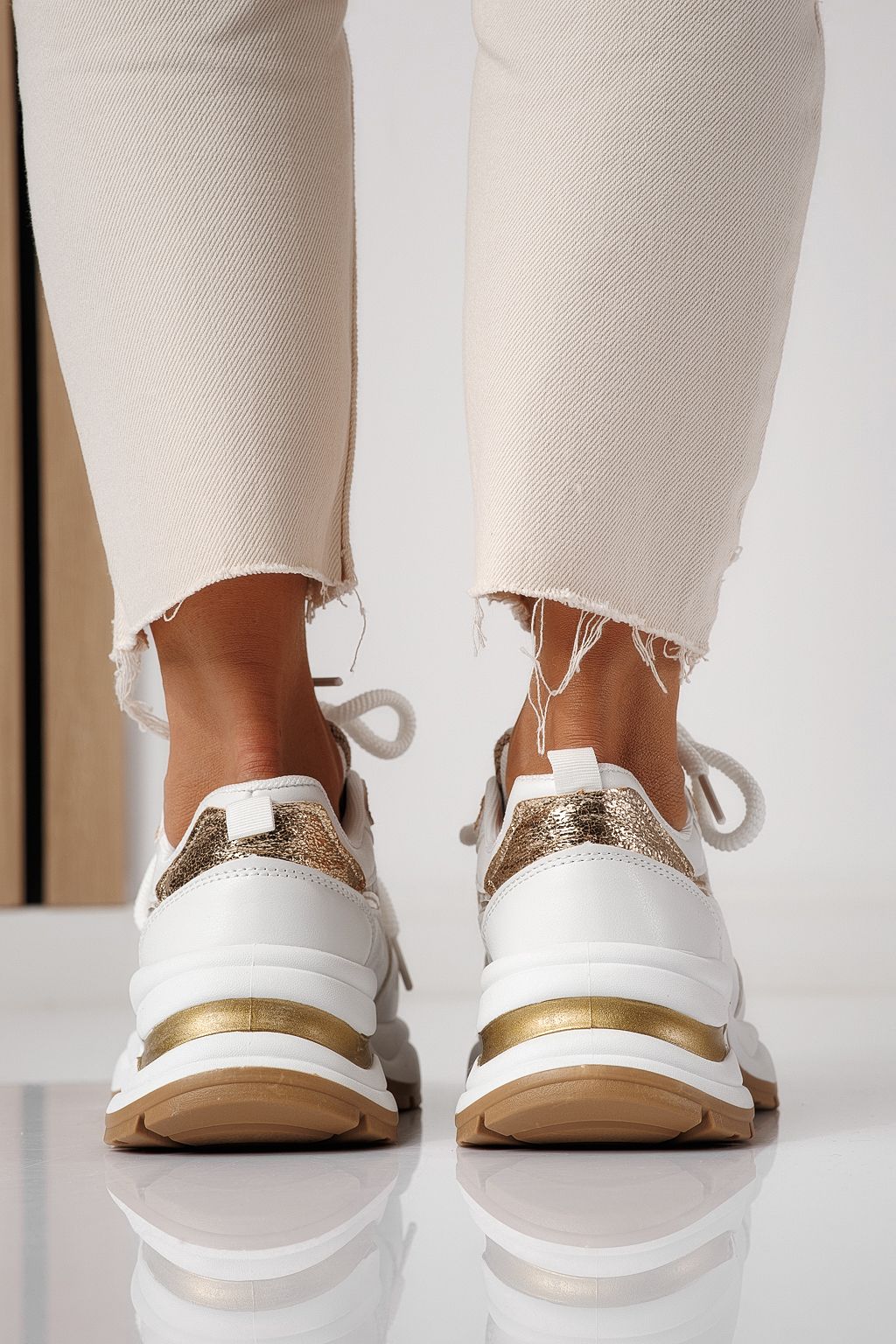 Női sportcipők fehér öko bőrből készült Karla #24138