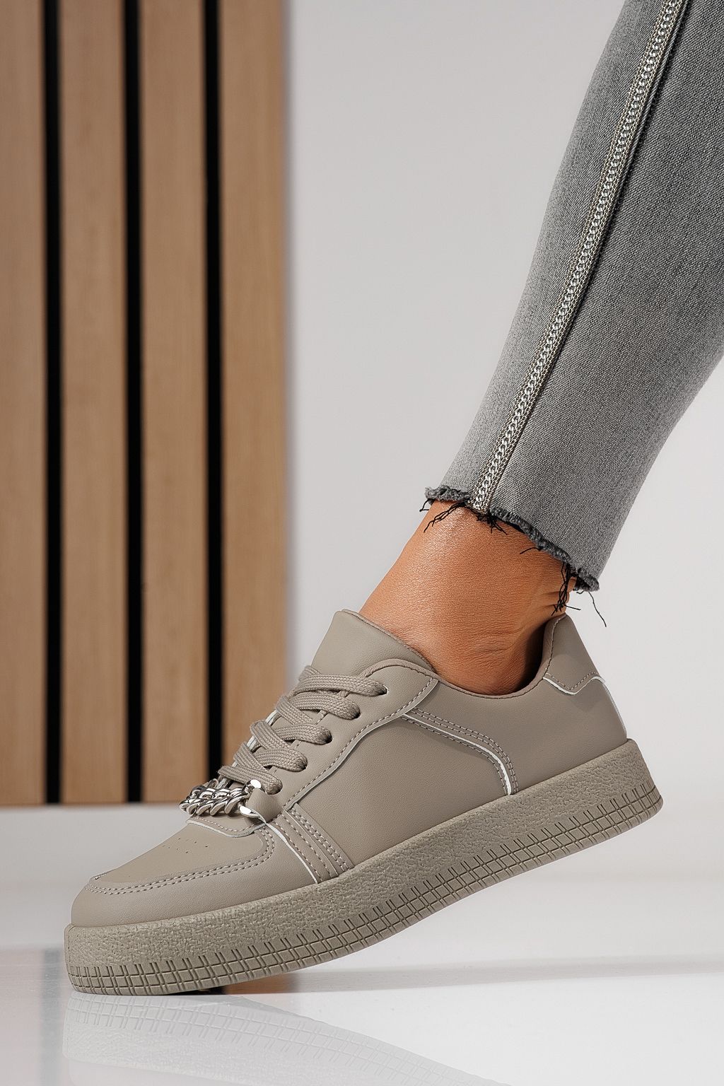 Női sportcipők szürke öko bőrből készült Olivia #24168