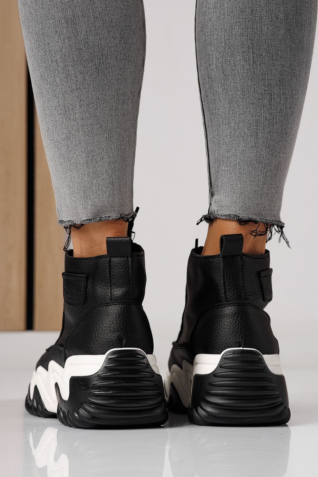 Női sportcipők fekete öko bőrből készült Lea #24151