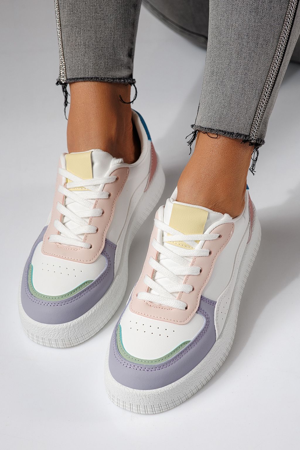 Női sportcipők fehér öko bőrből készült Nadia #24161