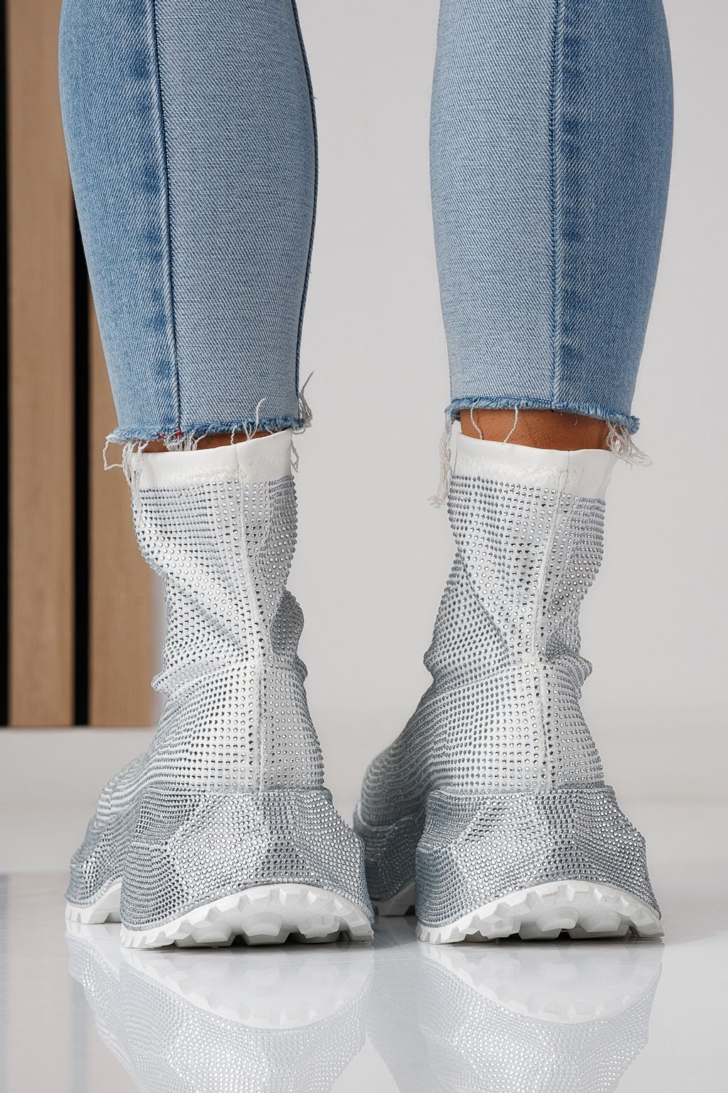 Női sportcipők fehér textil anyagból készült Ines #24122