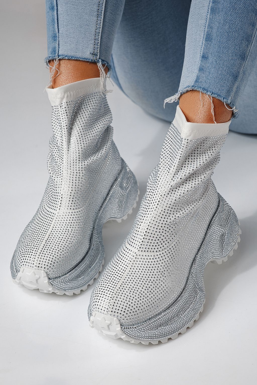 Női sportcipők fehér textil anyagból készült Ines #24122