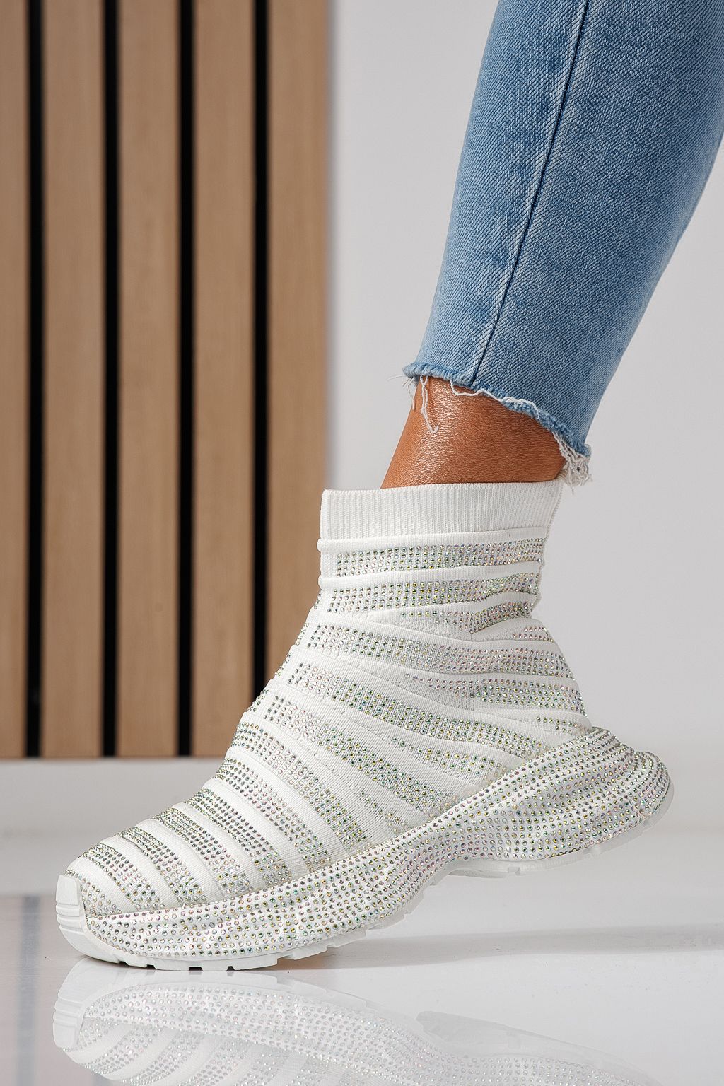 Női sportcipők fehér textil anyagból készült Desia #24077