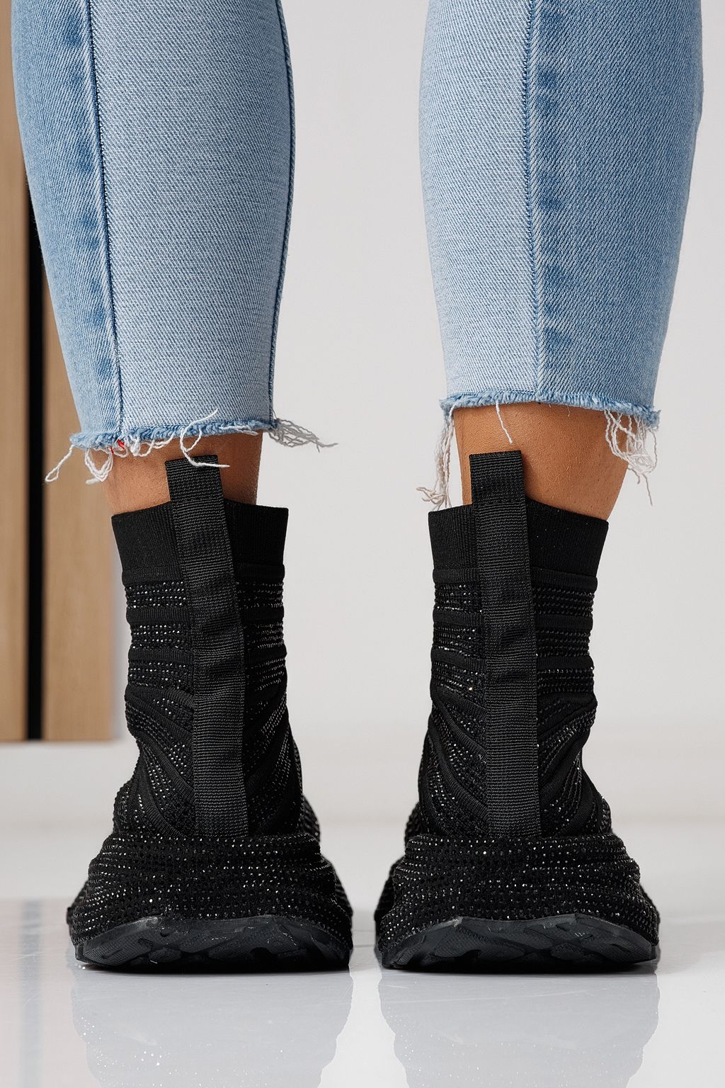 Női sportcipők fekete textil anyagból készült Desia #24078