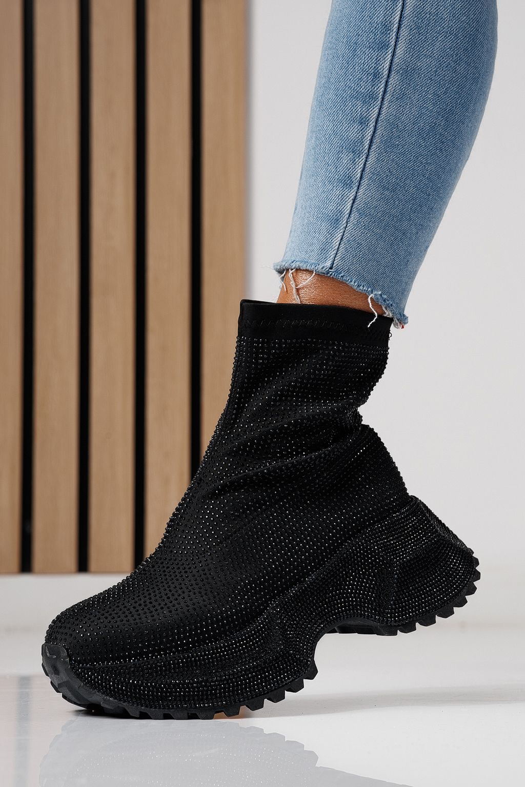 Női sportcipők fekete textil anyagból készült Ines #24120