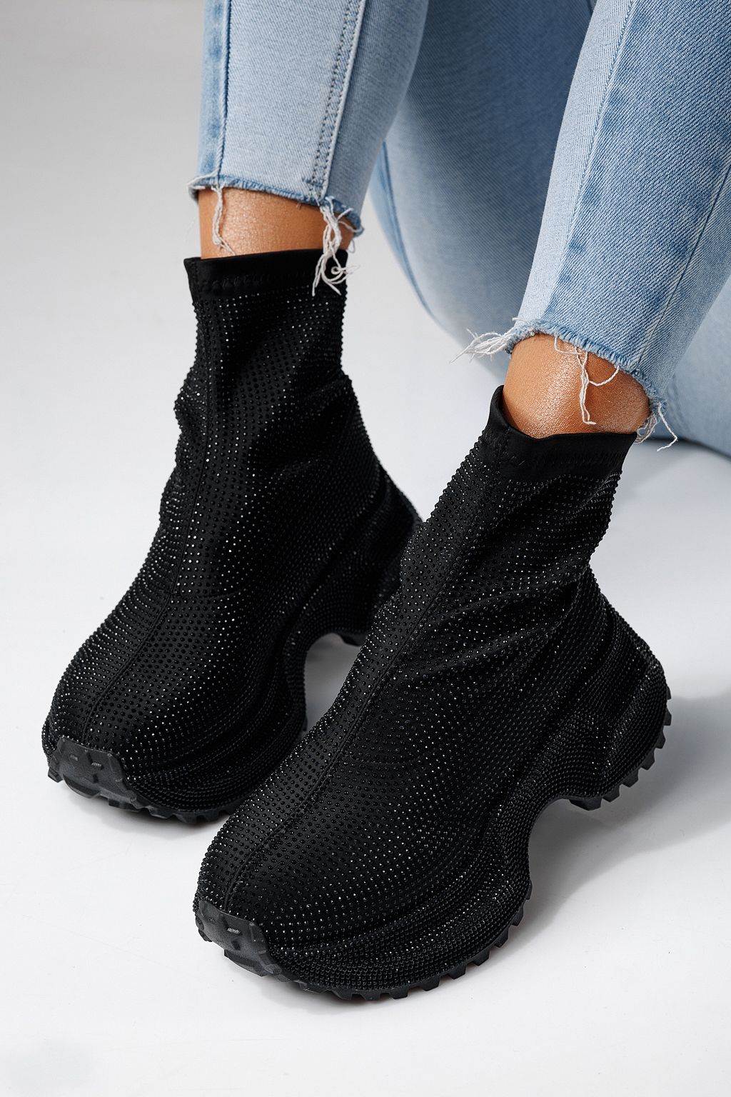 Női sportcipők fekete textil anyagból készült Ines #24120