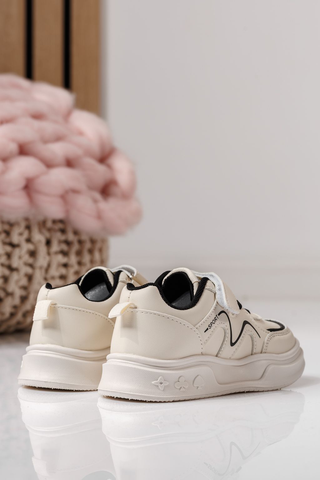 Gyerekcipők fekete öko bőrből készült Alina #24038