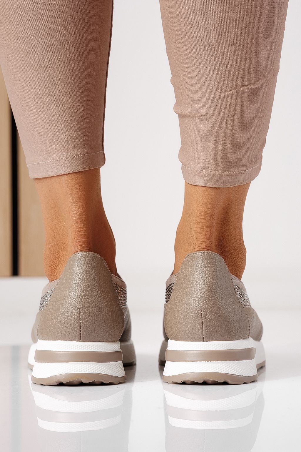 Női khaki színű ekológikus bőrből készült hétköznapi cipő Teona #24207