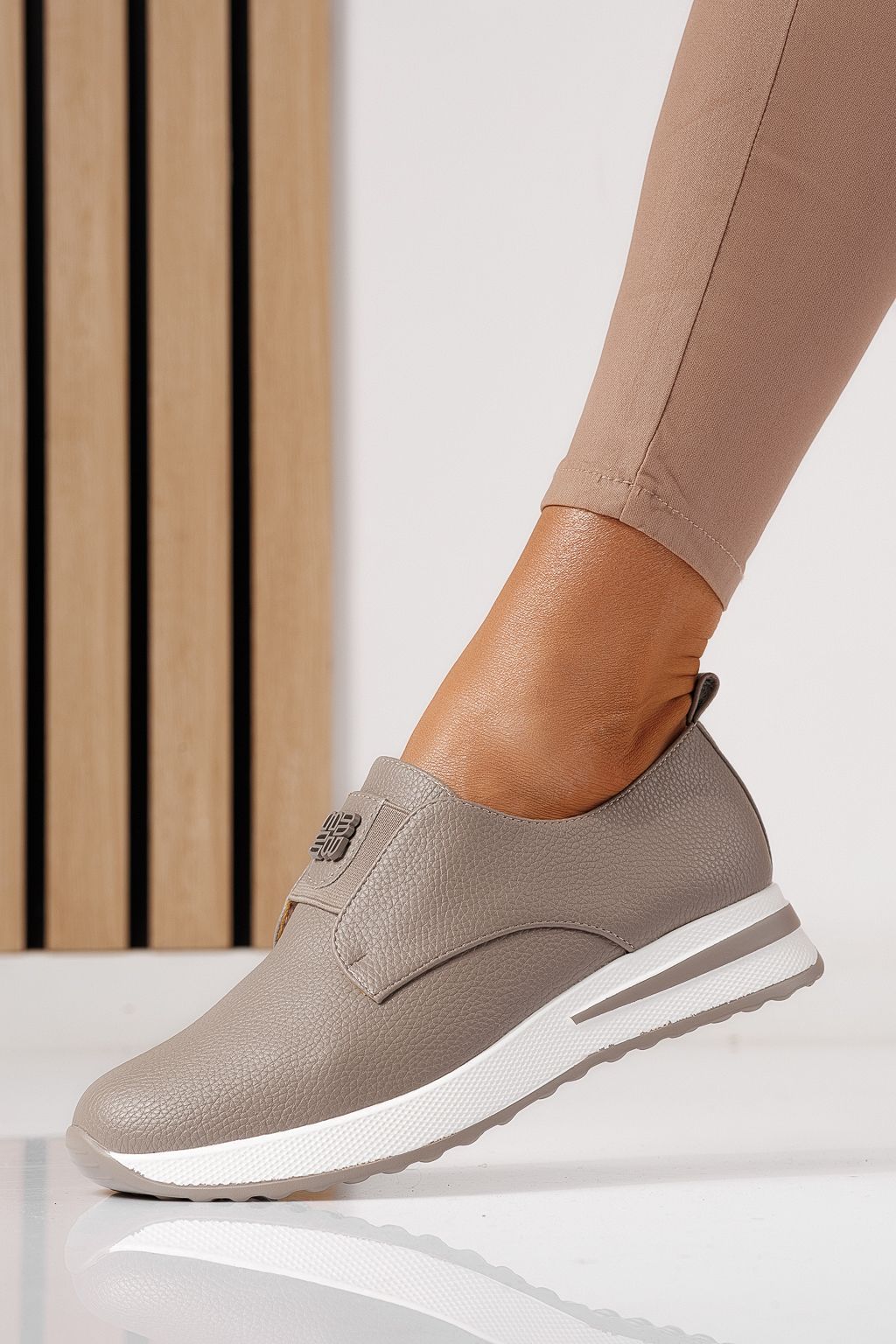 Női szürke alkalmi cipő ekológikus bőrből Lara #24202