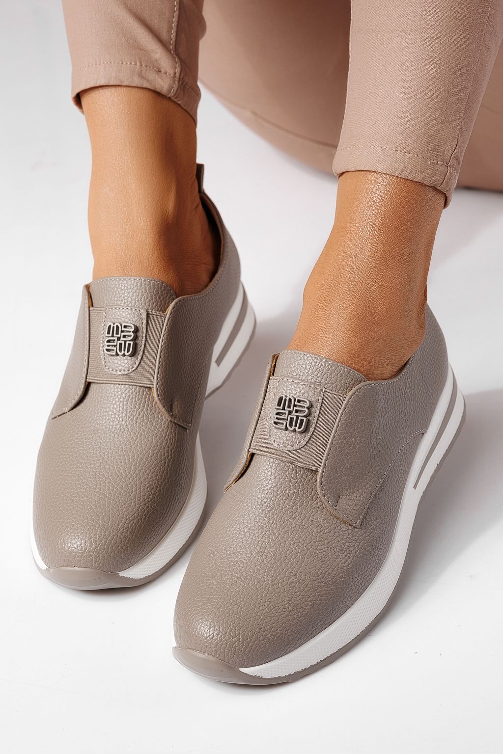 Női szürke alkalmi cipő ekológikus bőrből Lara #24202