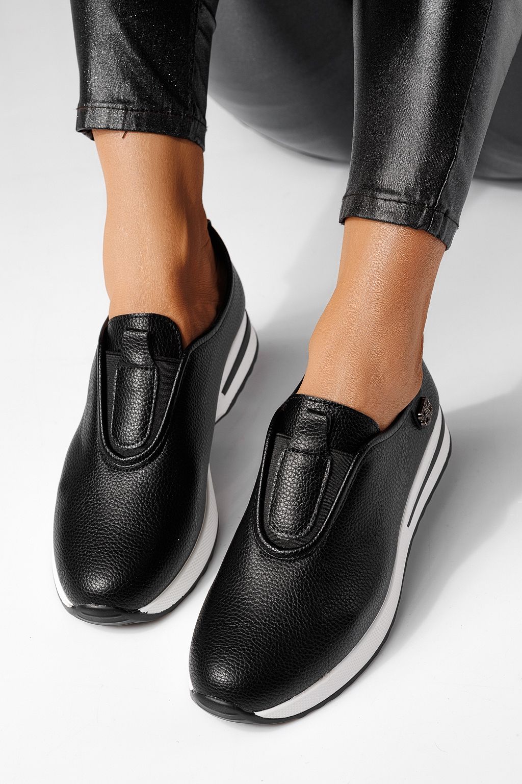 Női szürke alkalmi cipő ekológikus bőrből Azalea #24203