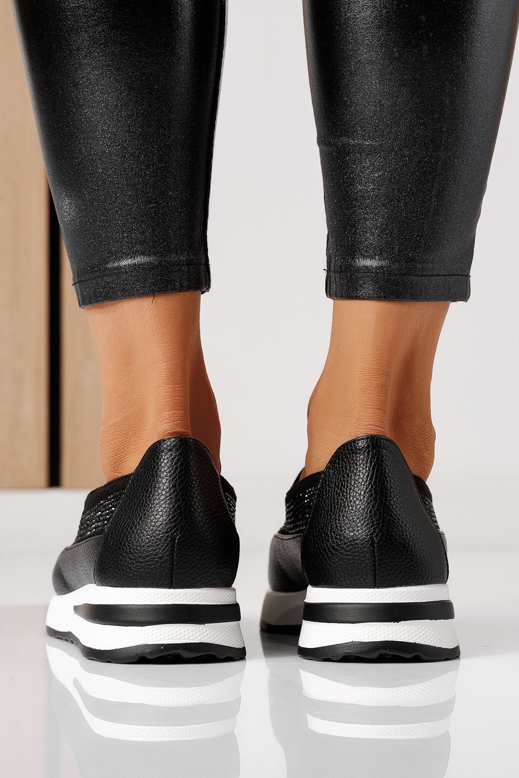 Női fekete alkalmi cipő ekológikus bőrből Teona #24206