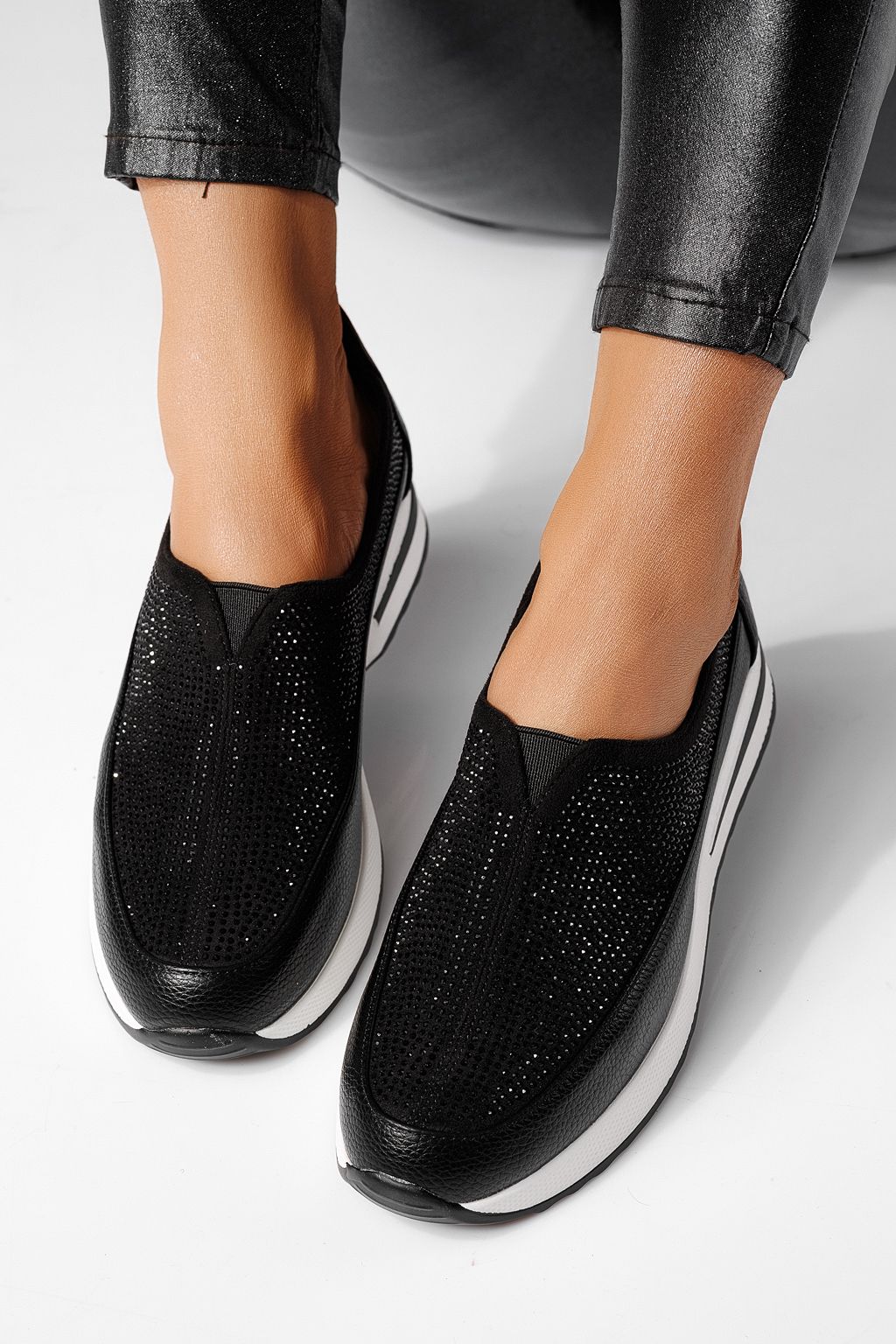 Női fekete alkalmi cipő ekológikus bőrből Teona #24206