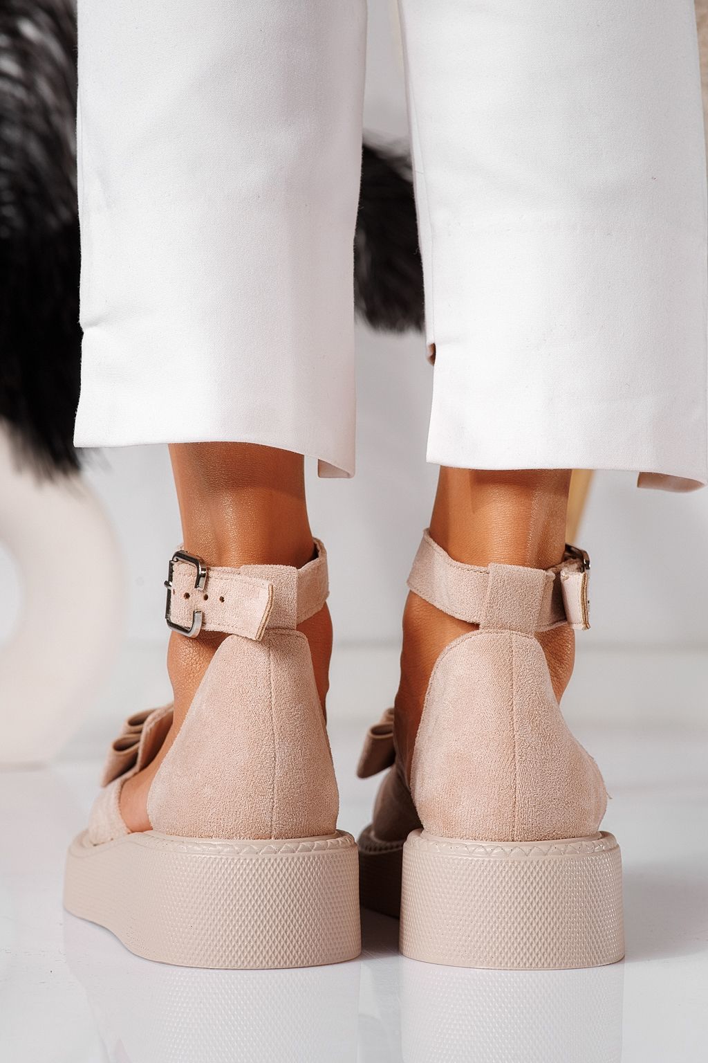 Willy Női Alkalmi Cipő Bézs Velúr Ökológiai Bőrből #24221