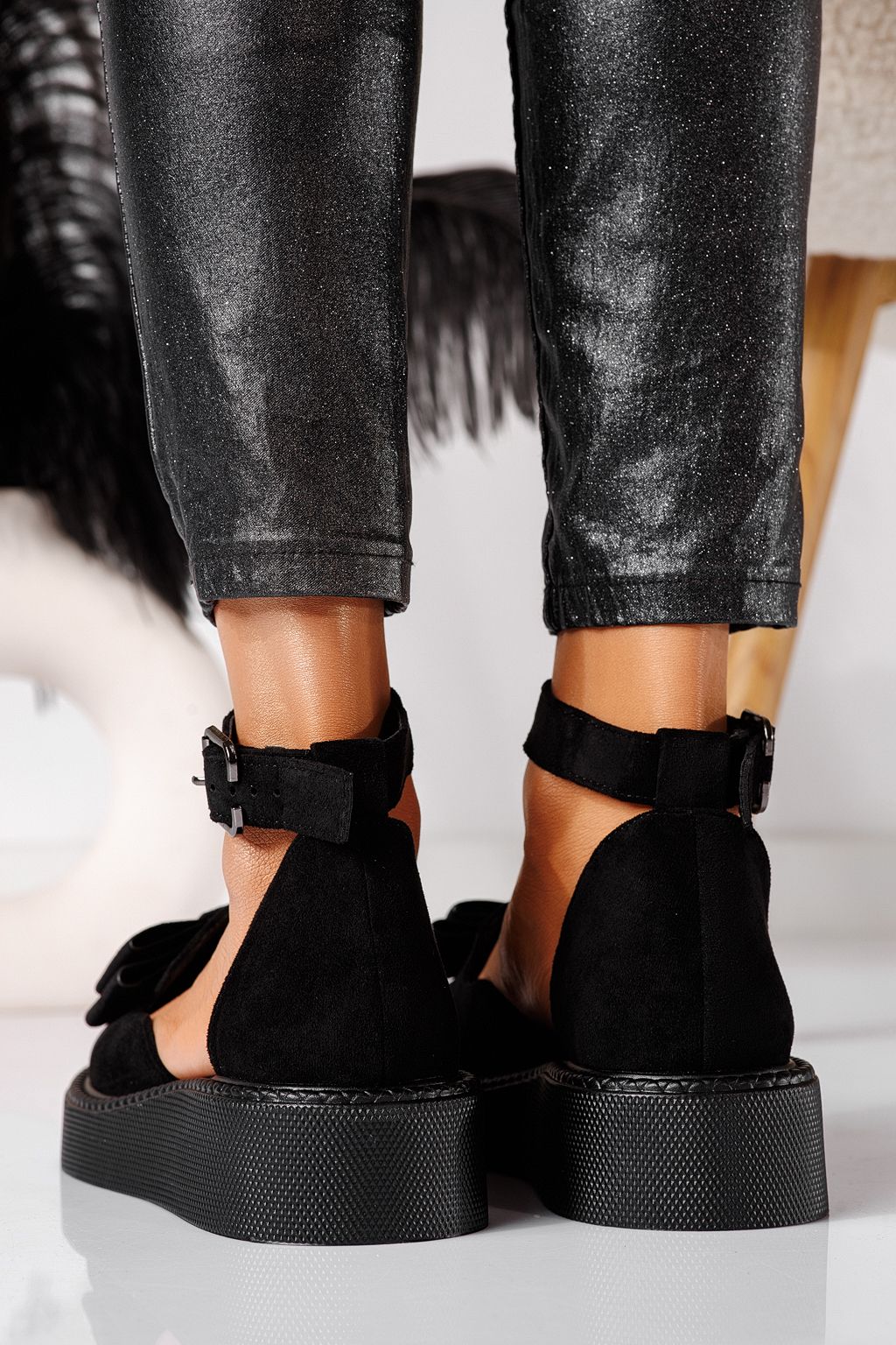 Willy Női Alkalmi Cipő Fekete Velúr Ökológiai Bőrből #24222