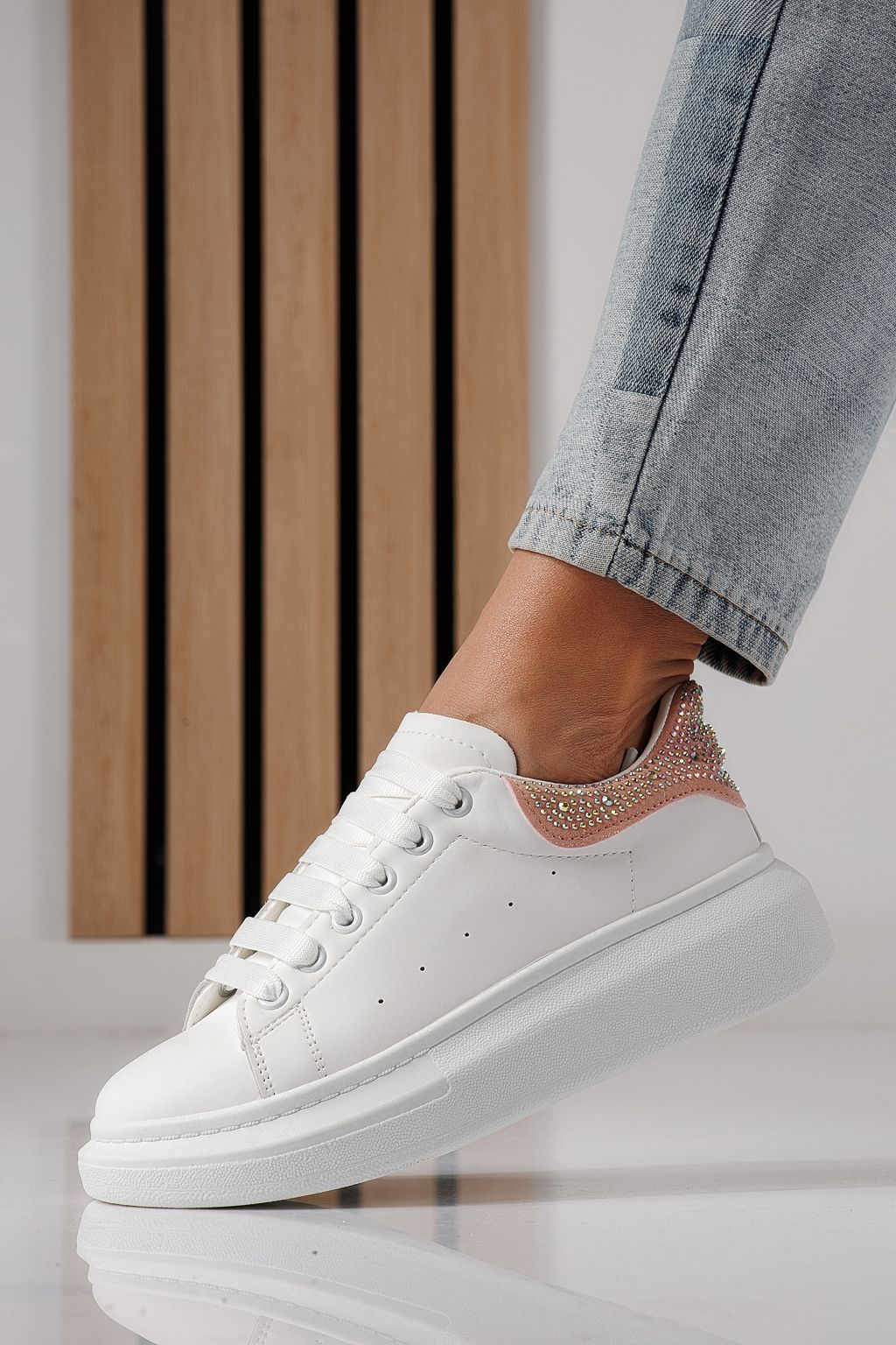 Női fehér sportcipő ekológikus bőrből Raya #24237