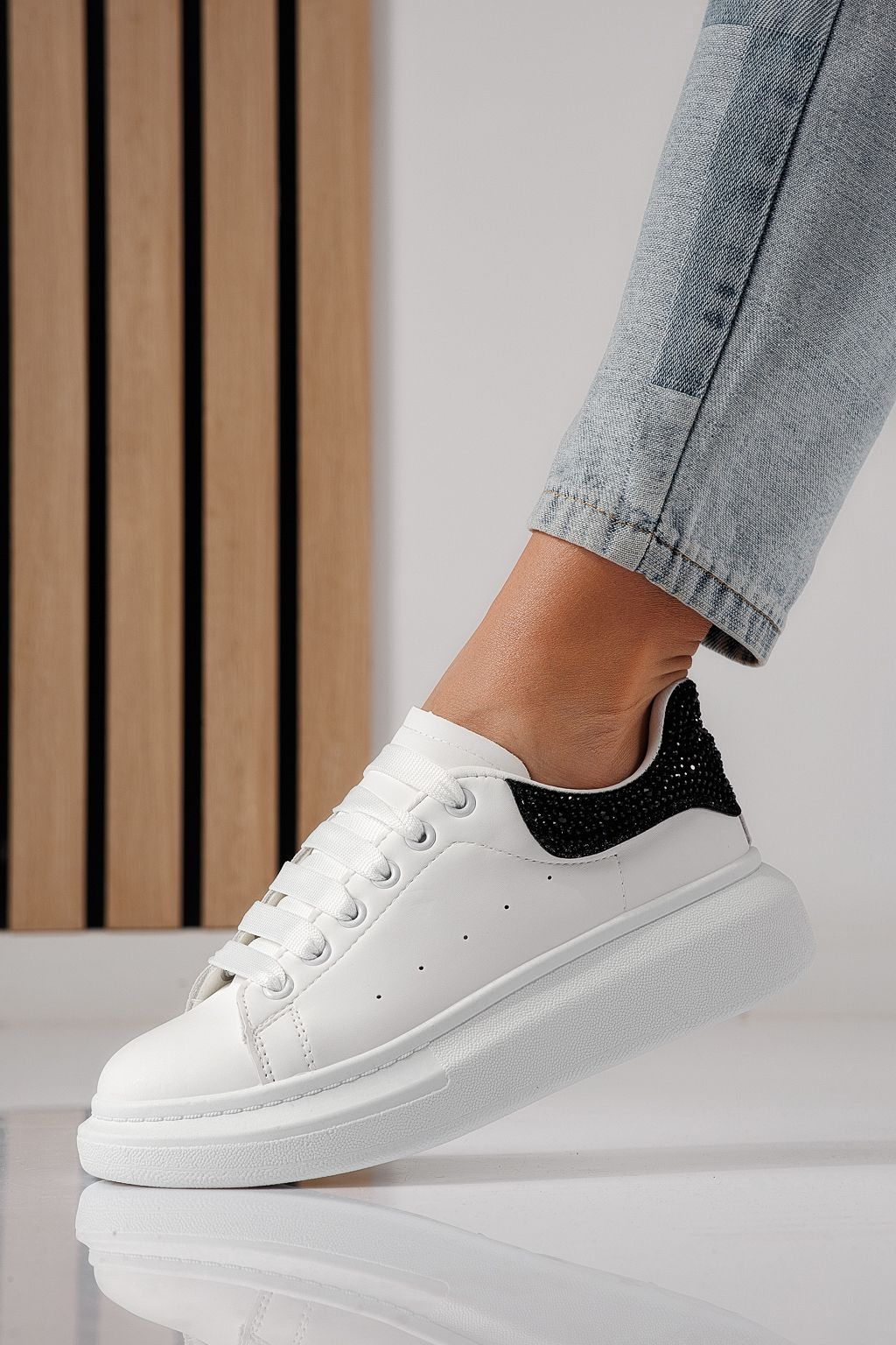 Női fehér sportcipő ekológikus bőrből Raya #24236