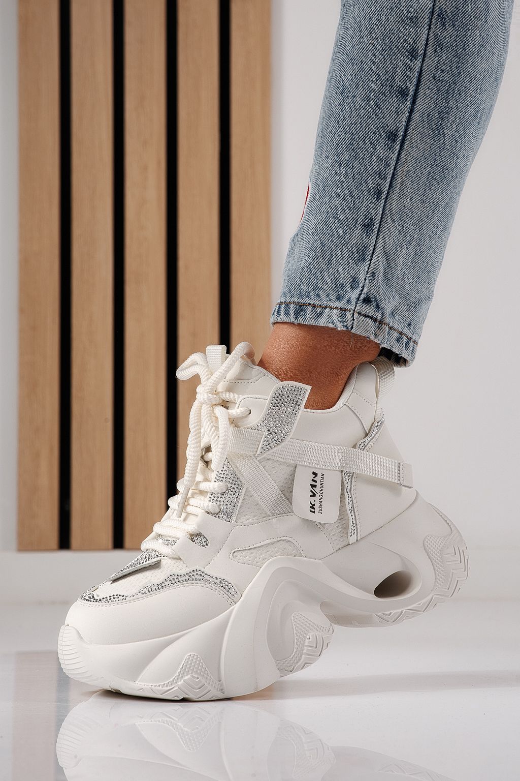 Női fehér színű ekológikus bőrből készült tornacipő Alberta #24230