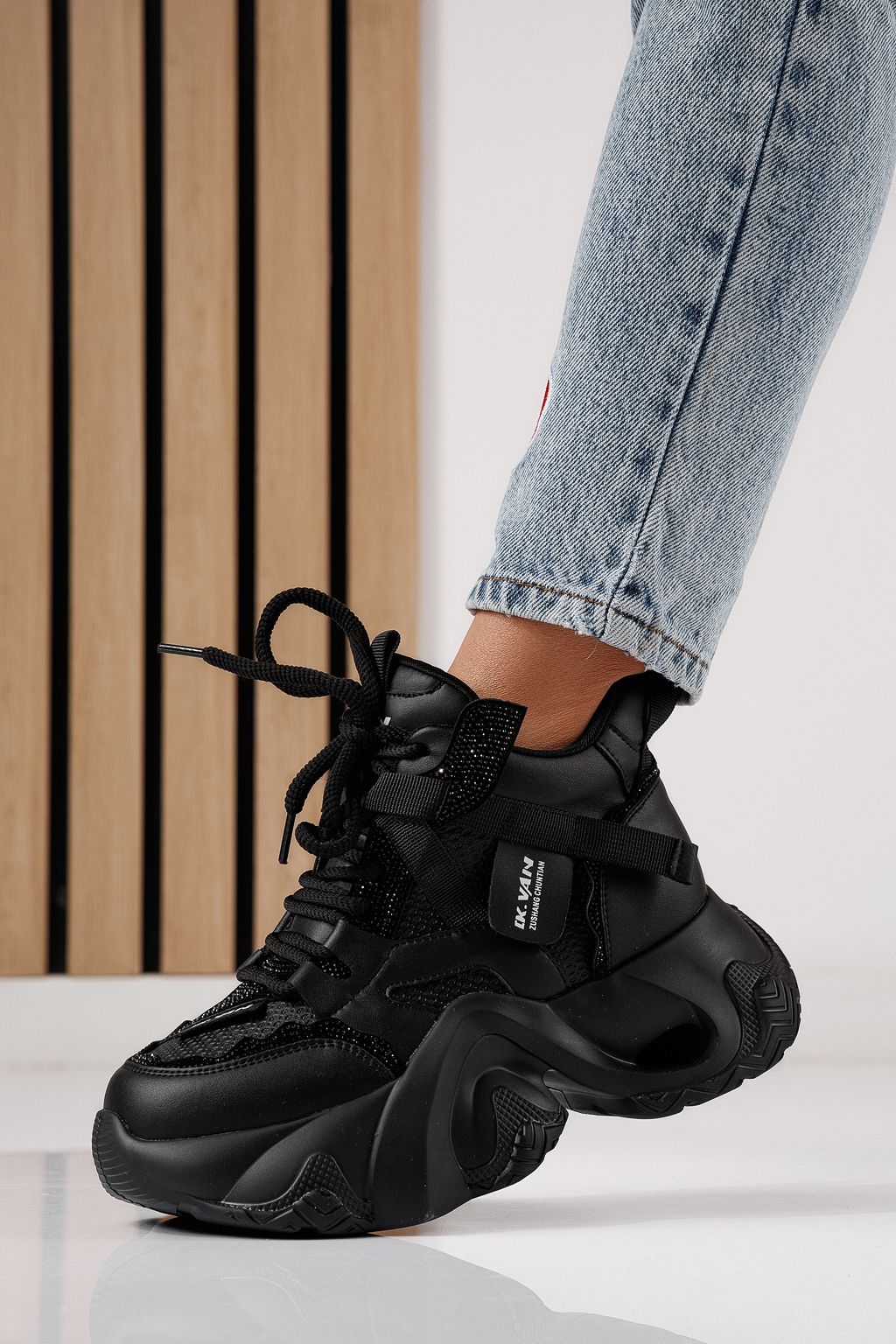 Női fekete sportcipő ekológikus bőrből Alberta #24229