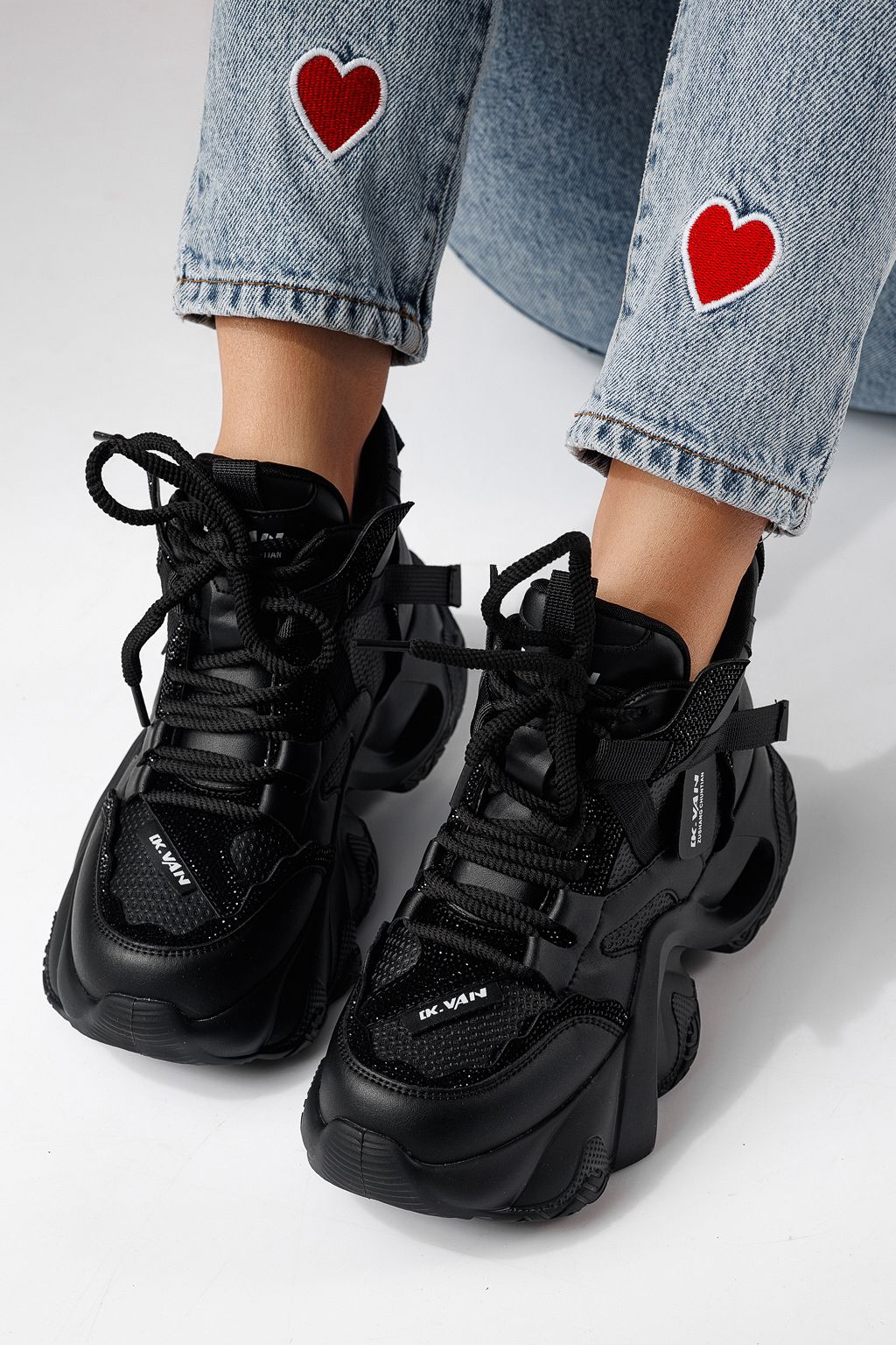 Női fekete sportcipő ekológikus bőrből Alberta #24229