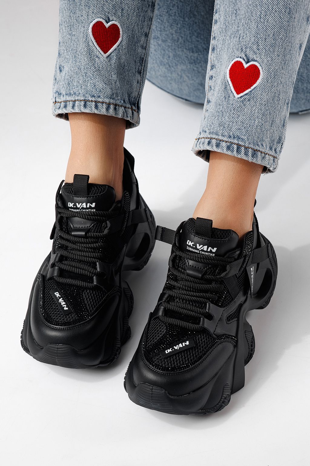 Női fekete sportcipő ekológikus bőrből Zaira #24231