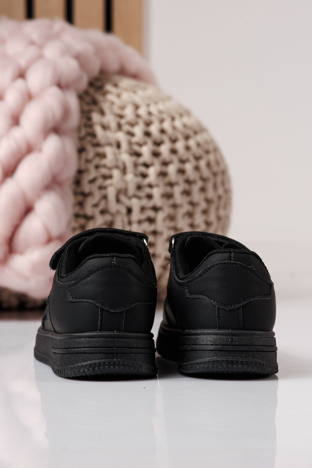 Gyerekcipők fekete öko bőrből készült Ema  #24325