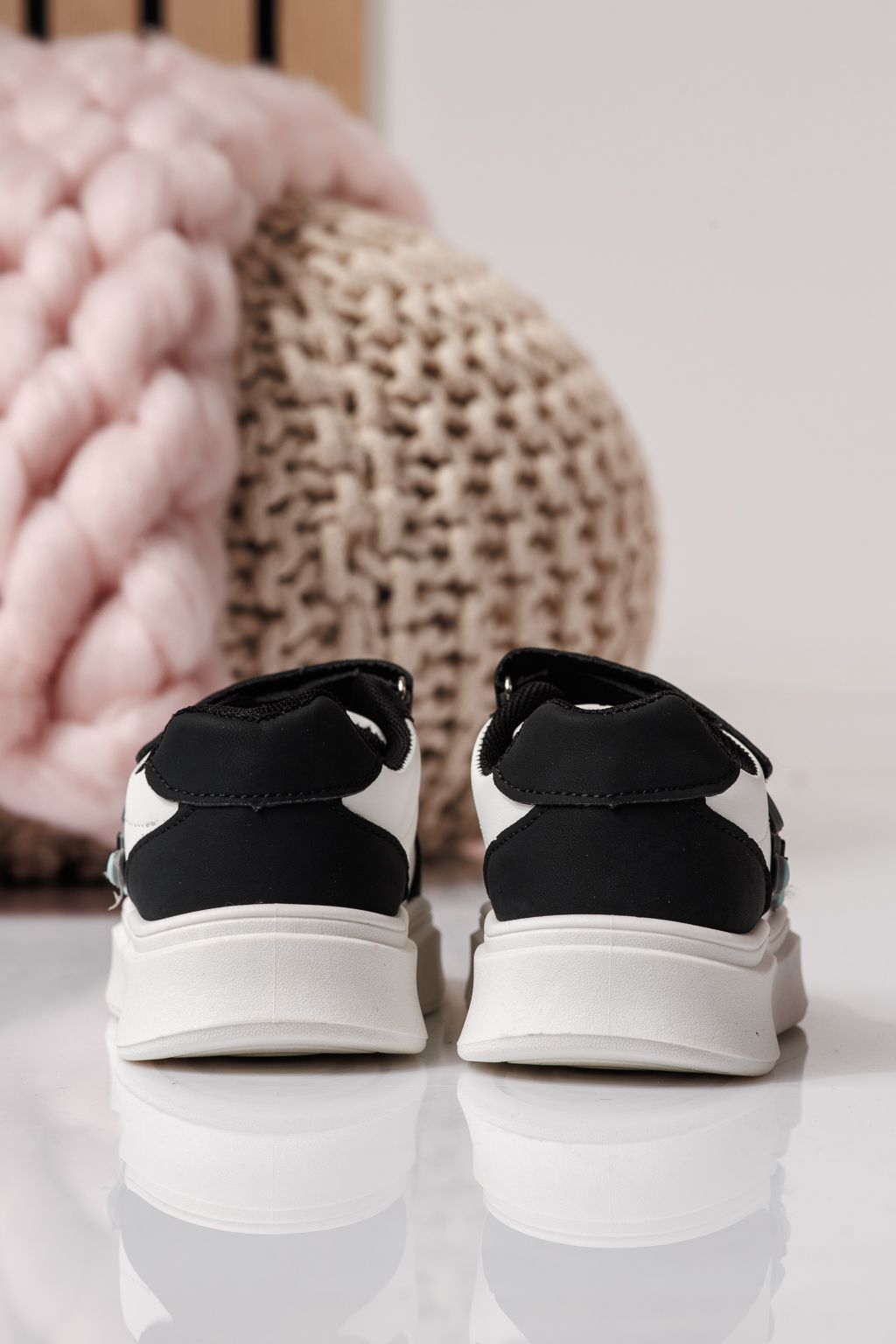 Gyerekcipők fekete öko bőrből készült Zaria #24380