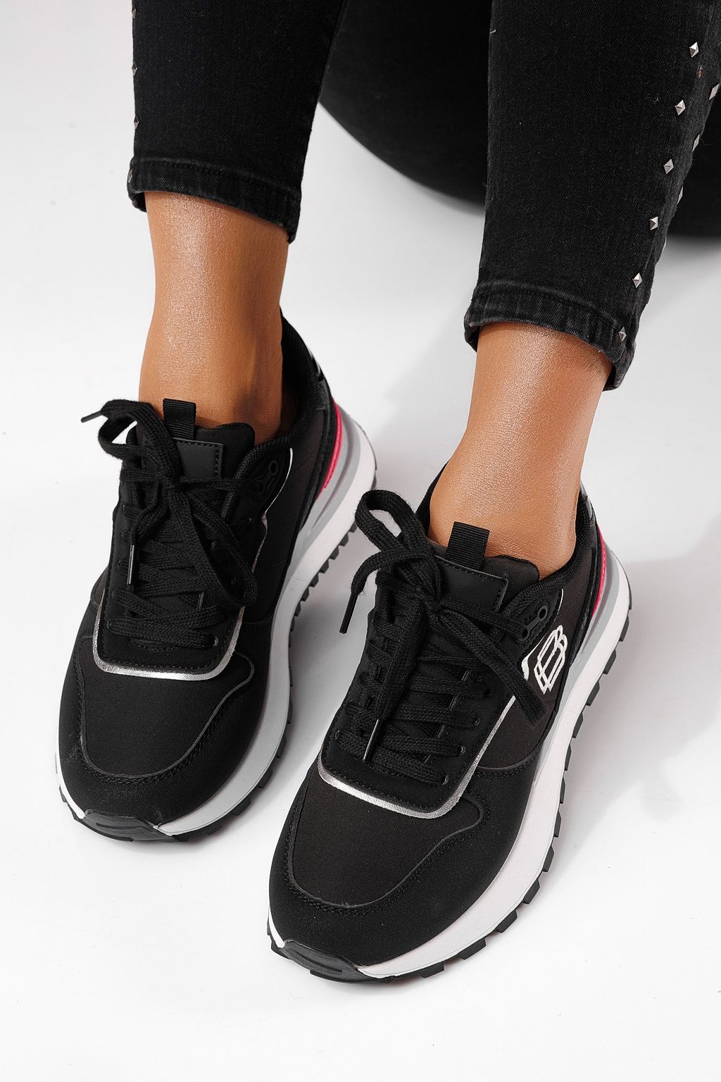 Női sportcipők fekete textil anyagból készült Ava #24321